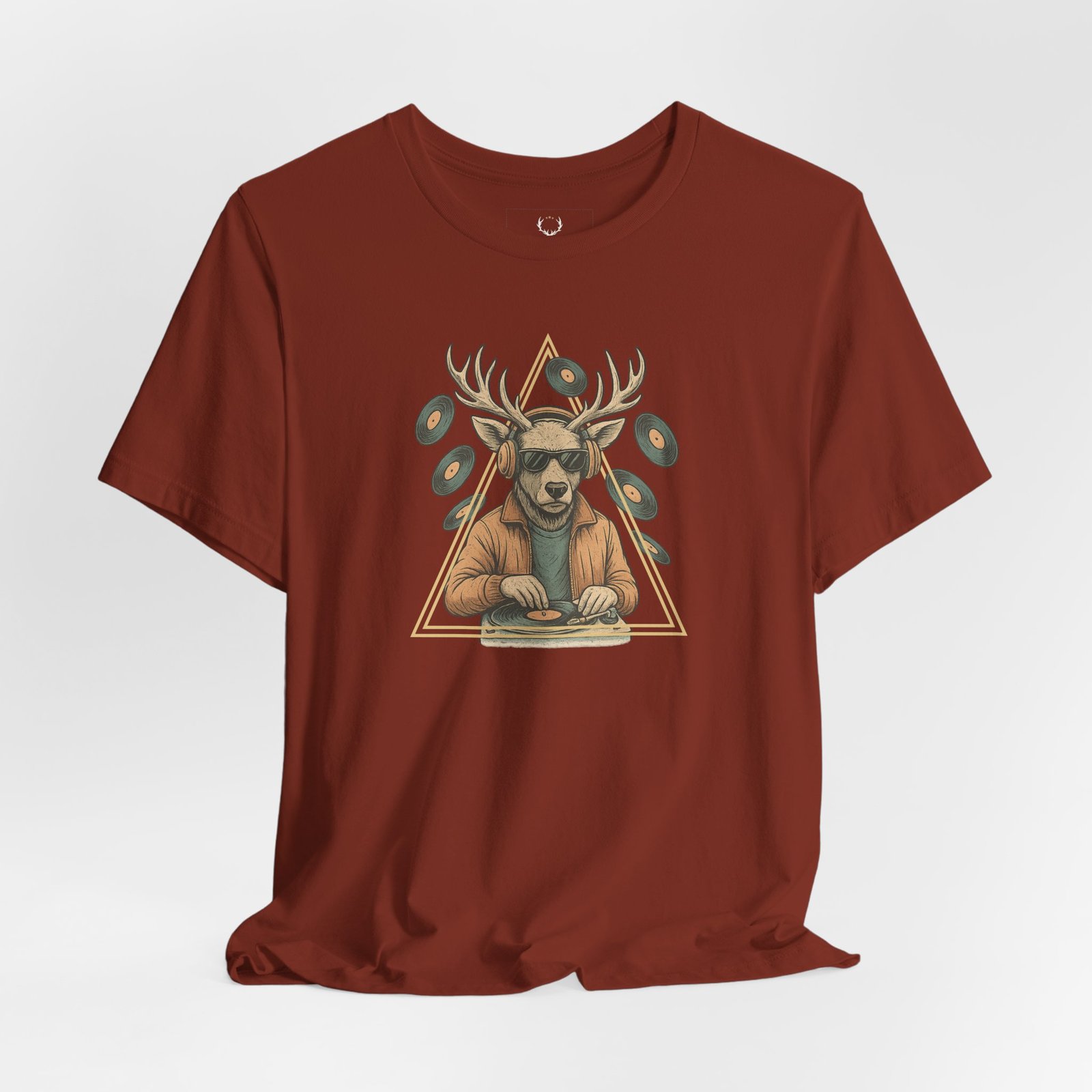 Festival-ready Deer DJ Graphic T-Shirt with EDM vinyl design – rave clothing essential for streetwear and electronic music.